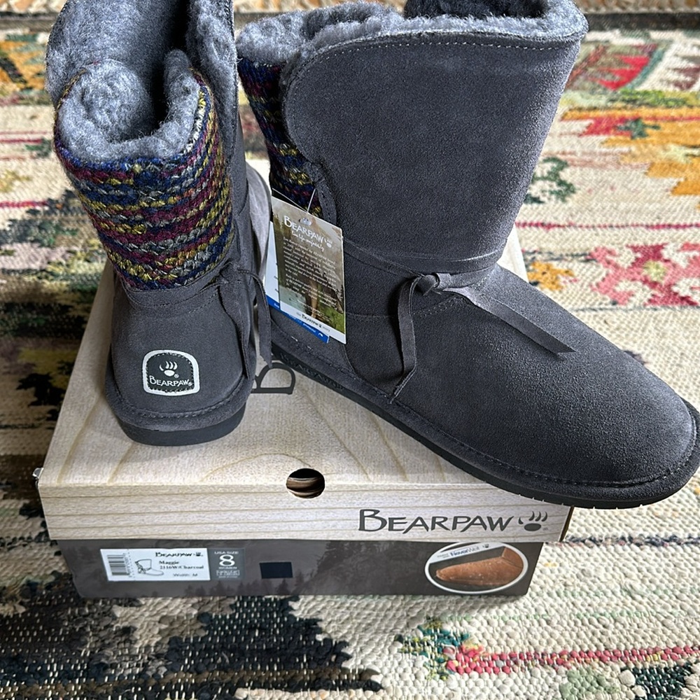 NWT & Box Bearpaw “Maggie” “never wet” pull on boot sz 8